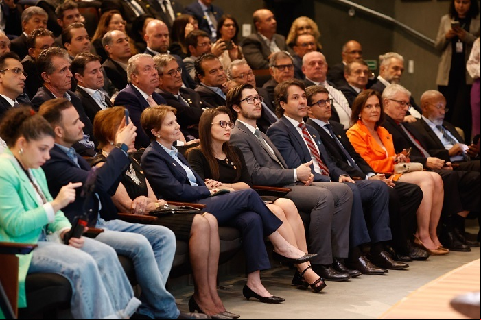 Presidentes de Federações e parlamentares prestigiam a cerimônia